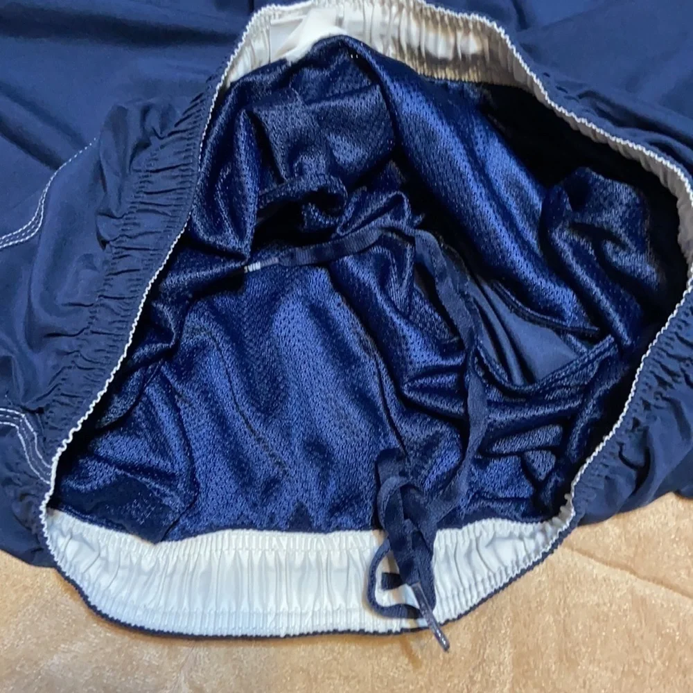 Nike side pocket drained drawstring elastic waistband swim trunks